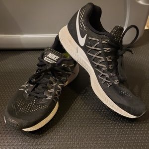 EUC Nike Zoom Pegasus 32 Size 8.5